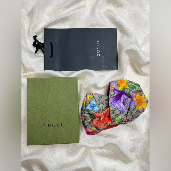 Auth Gucci GG Silk Monogram Flora Print Headband In Red - Picture 6 of 13